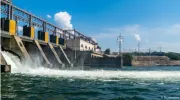 Come funziona una centrale idroelettrica: breve storia e meccanismi di base