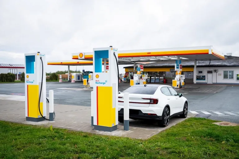 ABB supporter Shell nel progetto di realizzazione di una rete globale di ricarica per veicoli elettrici