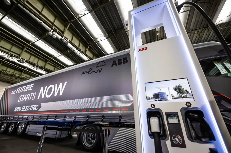 MAN e ABB E-mobility accelerano verso la prossima fase della mobilit elettrica nel trasporto a lungo raggio