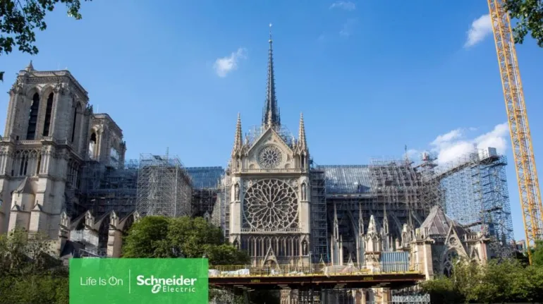 Schneider Electric ha contribuito al restauro della Cattedrale di Notre Dame